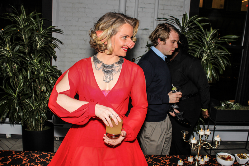 Illustration for article titled A BIZARRE HOLIDAY PARTY